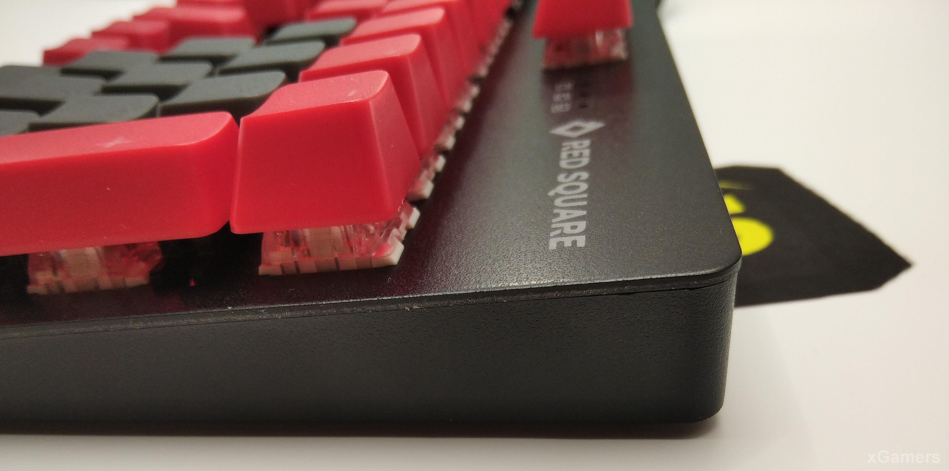 Клавиатура Red Square Keyrox покрыта стальным листом с лого